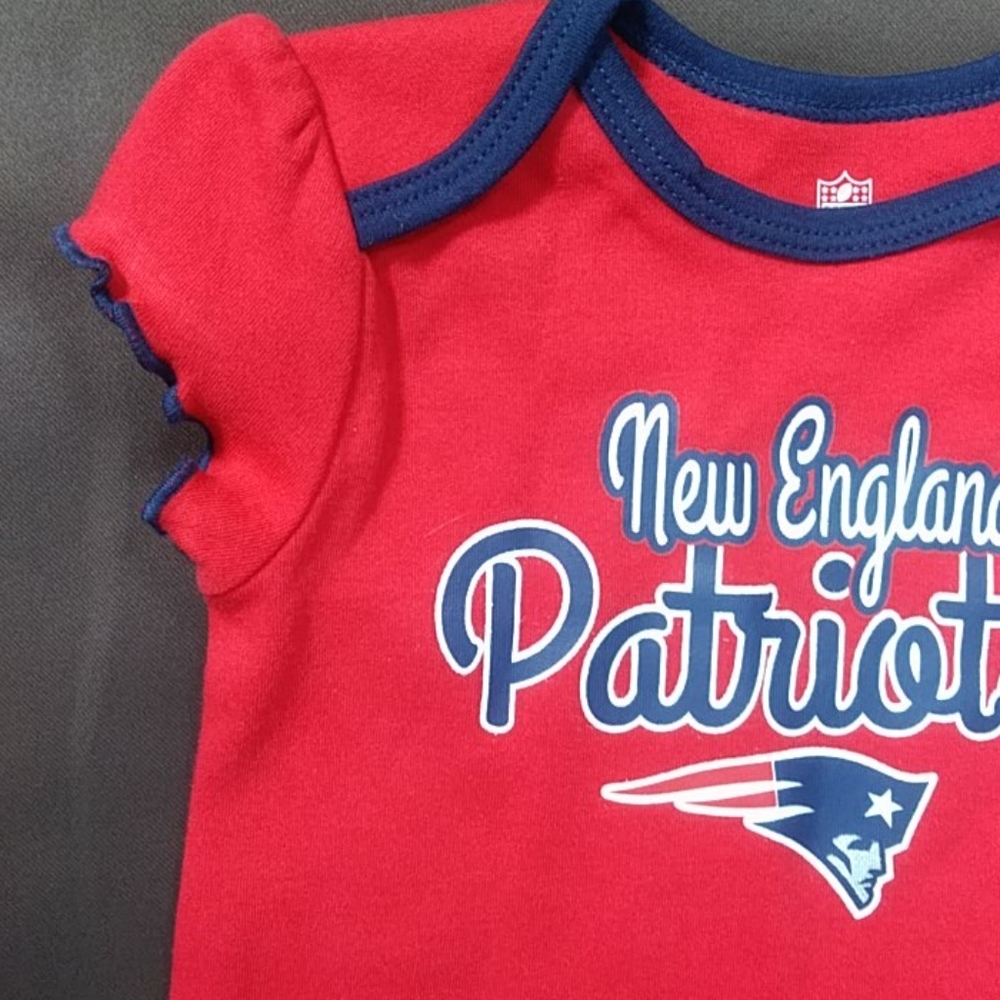 NWOT Baby Girls NFL 2 Pack Onsies - Picture 5 of 8